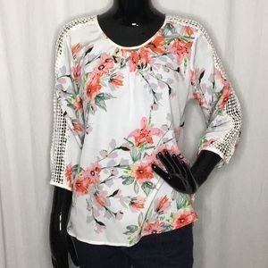 Antilia Femme floral top in medium